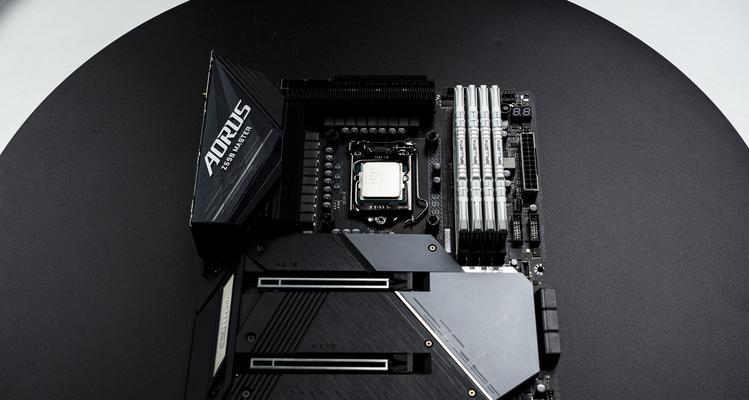 技嘉超级雕B760DDR4主板的性能与特点（一款高性能主板助力你的电脑游戏体验）