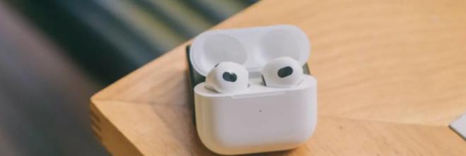 掌握AirPods3的切歌技巧（全面解析如何使用AirPods3进行音乐切换）