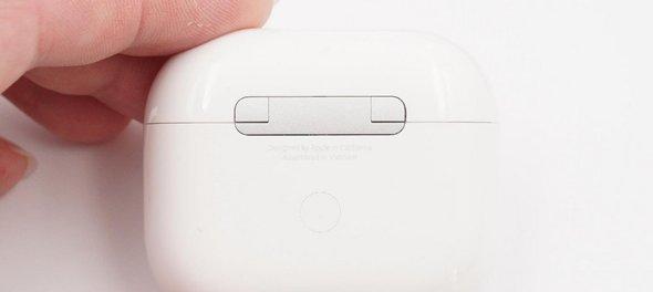 AirPods3按键切歌开启的全新方式（一指间的音乐掌控，探索AirPods3的敲击位置奇妙之旅）