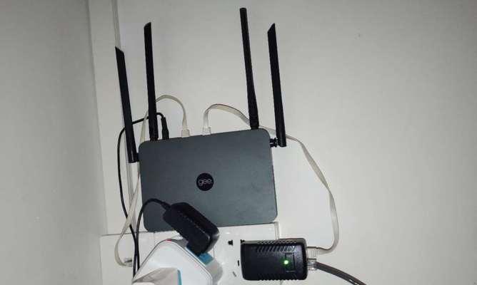 如何通过网桥连接路由器WiFi（简单步骤教你实现网络扩展）