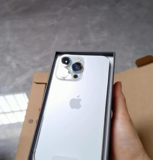 iPhone13Pro测评（探索iPhone13Pro带来的无限可能）