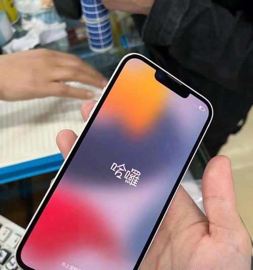 iPhone12与iPhone13（一触即发的差异与革新，科技巨头的较量）