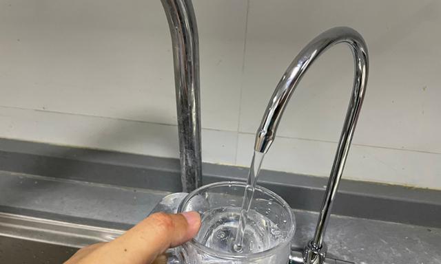 完美净水器漏水的处理方法及预防措施（针对完美净水器漏水问题的解决方案和维护建议）